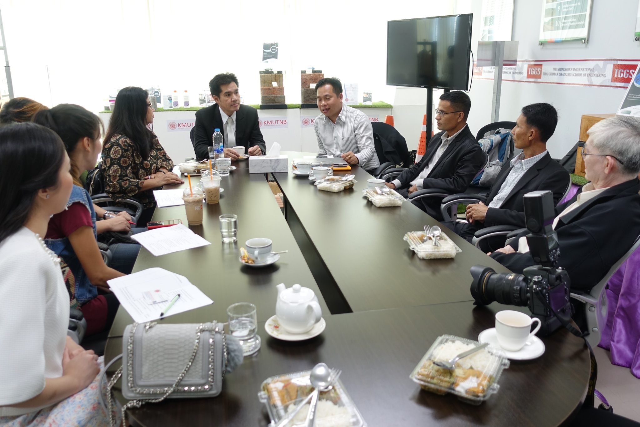 สมภาษณ-อ-เนน_181214_0018.jpg