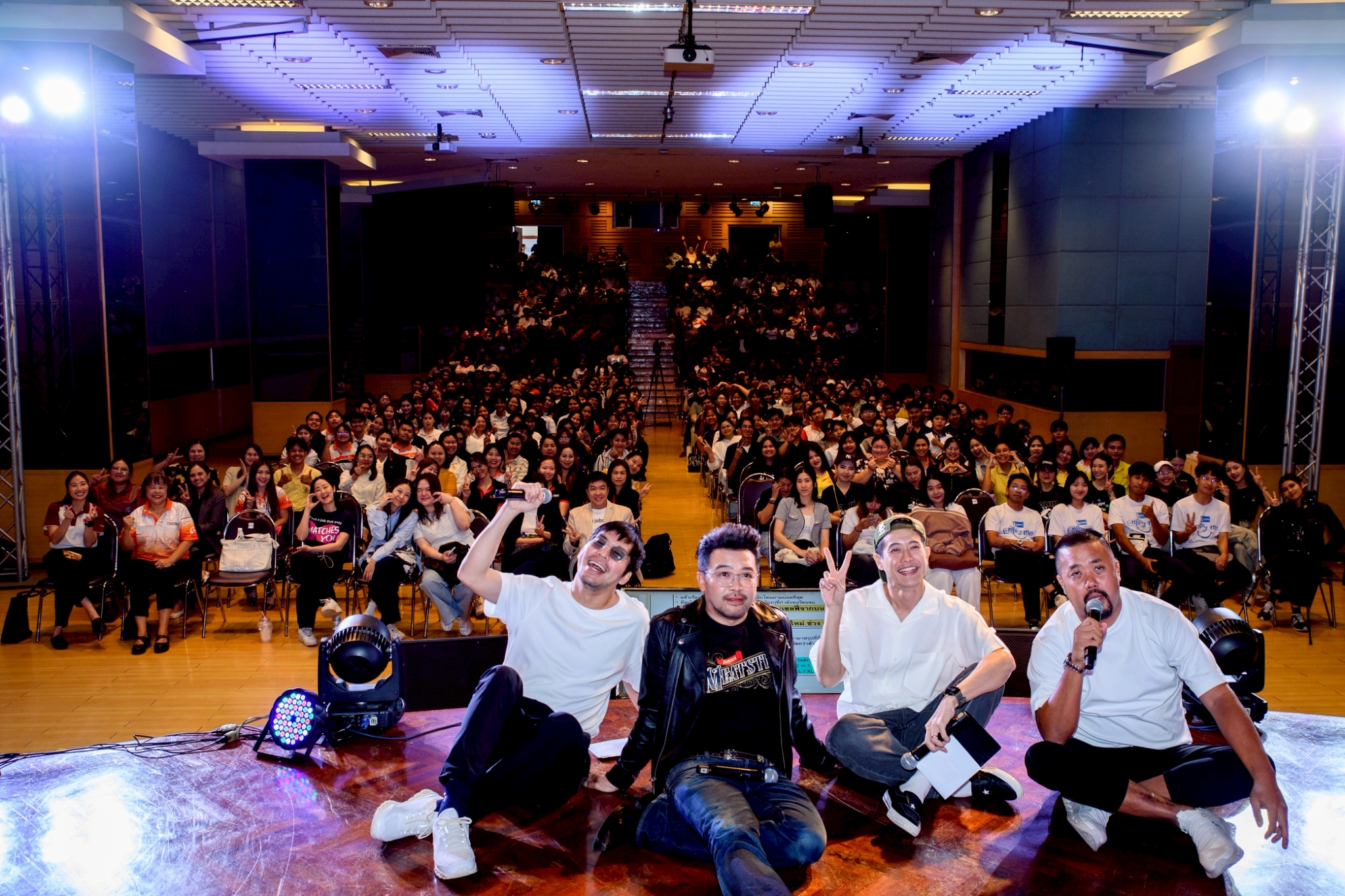LINE_ALBUM_44_250804_1-(2).jpg