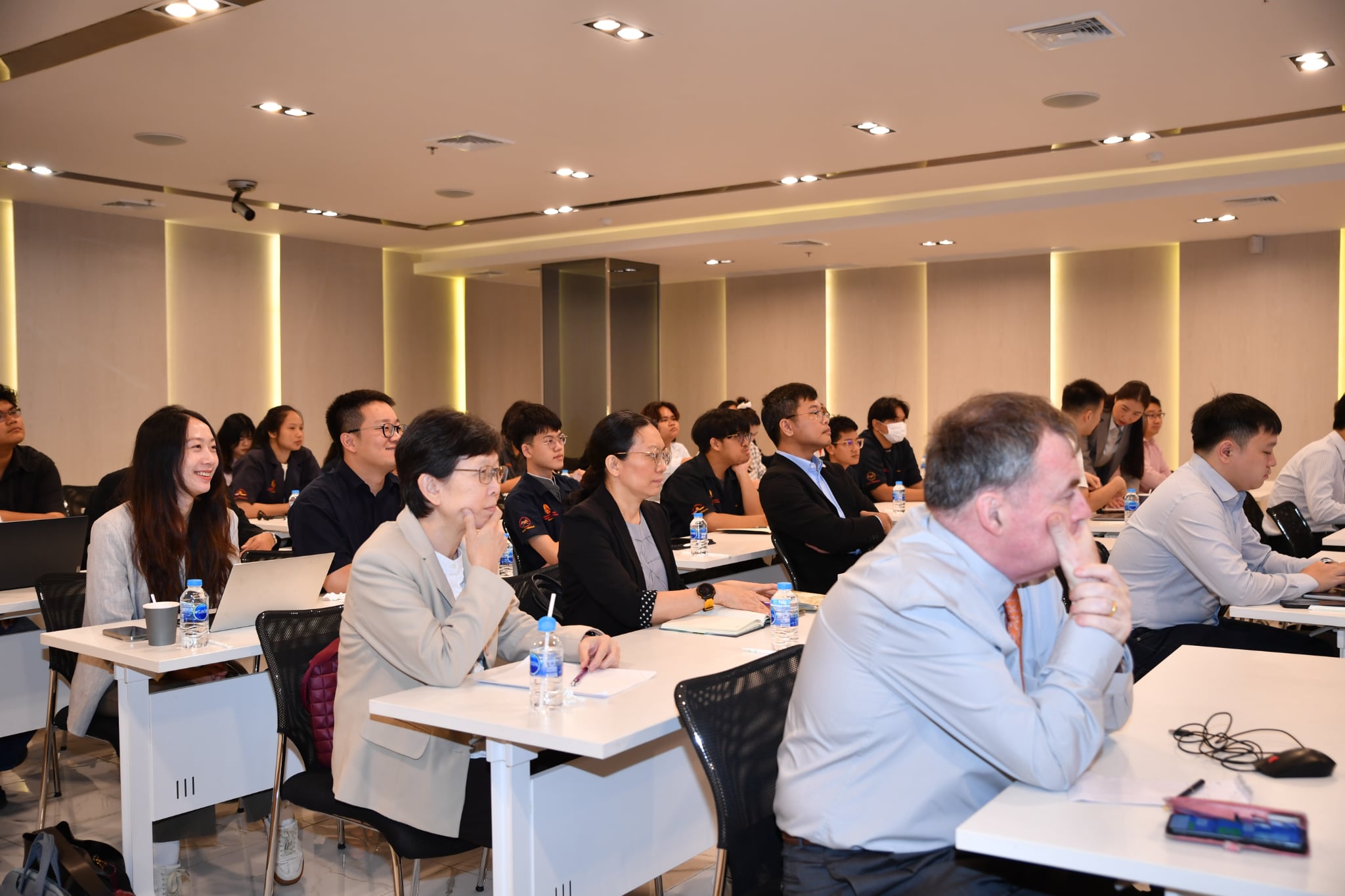 811819be-25cc-4b87-9238-6a64fc18eec8.jpg