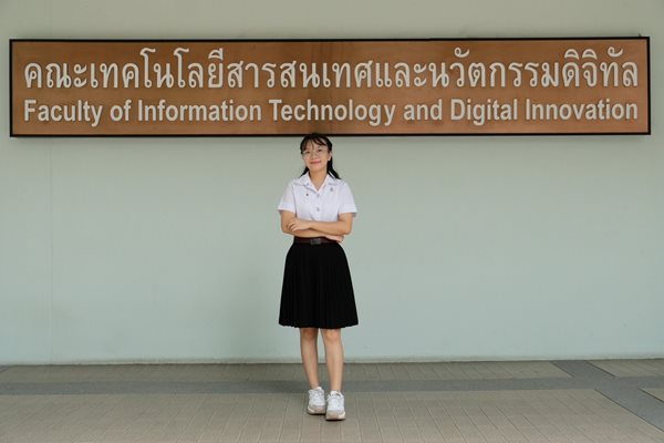 LINE_ALBUM_ภาพกจกรรมของ-Moon_๒๓๐๙๑๓_1.jpg